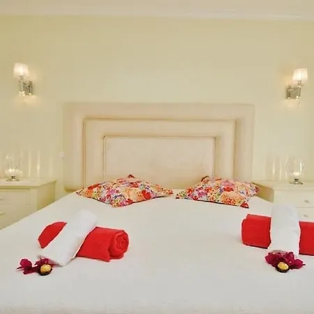 Palace Luxury 5 Bed W Heatable Pool, Jacuzzi Games Wf *