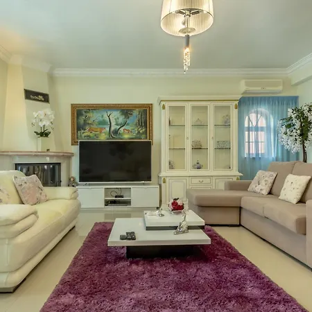 Palace Luxury 5 Bed W Heatable Pool, Jacuzzi Games Wf Villa *