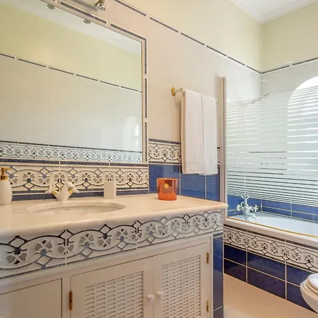 Palace Luxury 5 Bed W Heatable Pool, Jacuzzi Games Wf * Armacao de Pera