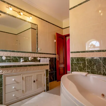 Palace Luxury 5 Bed W Heatable Pool, Jacuzzi Games Wf Villa *