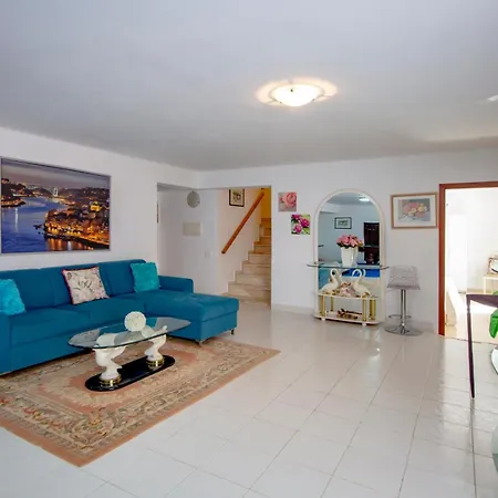 Palace Luxury 5 Bed W Heatable Pool, Jacuzzi Games Wf Armacao de Pera